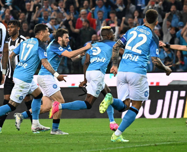 意甲焦点战：那不勒斯VS科莫——实力差距下的胜负天平与比分推演